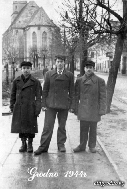 Сквер на Советской пл. Гарнизонный костёл. 1944 год