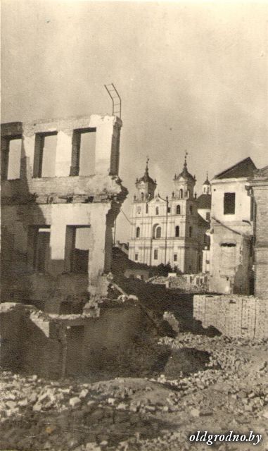 Руины. Советская площадь. 1944 год