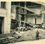 Пострадавшее здание от немецкой бомбёжки 22.06.1941 года. Ул. Советская