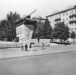 Танк-памятник на Советской площади