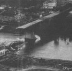 Взорванный немцами при отступлении из Гродно старый мост. 1944 год