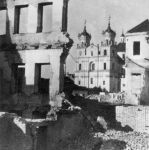 Разрушенные здания на Советской площади. 1944 год