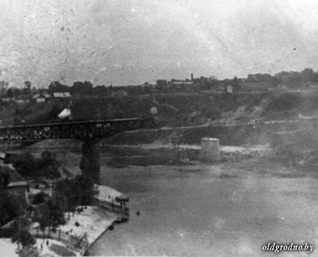 Взорванный старый мост. 1945-49 гг